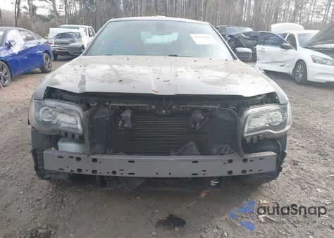 2019 Chrysler 300 300S z USA, uszkodzony, nr VIN 2C3CCABG0KH515720